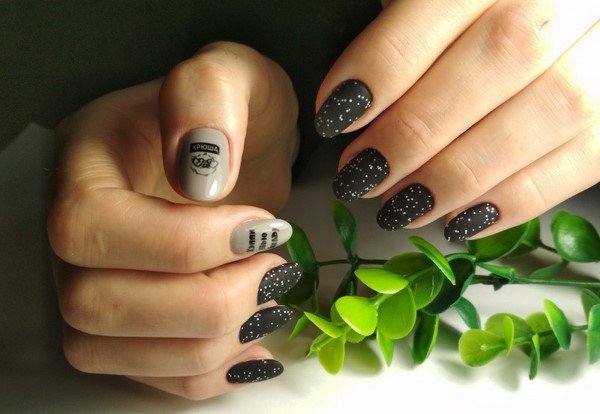 Супермодный темный маникюр 2026 – актуальные тренды на фото