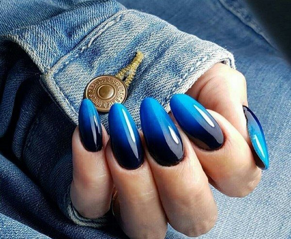 Супермодный темный маникюр 2026 – актуальные тренды на фото