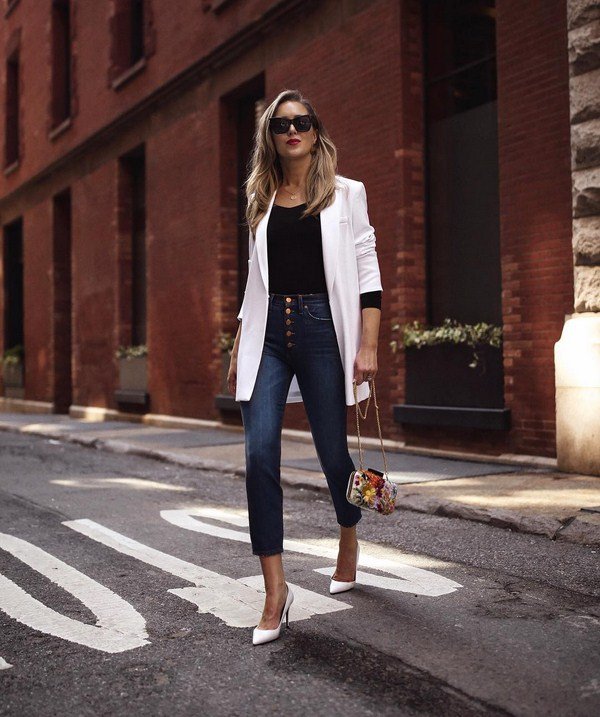 Модные новинки джинсов весна-лето 2026 – топовые луки на весну и лето