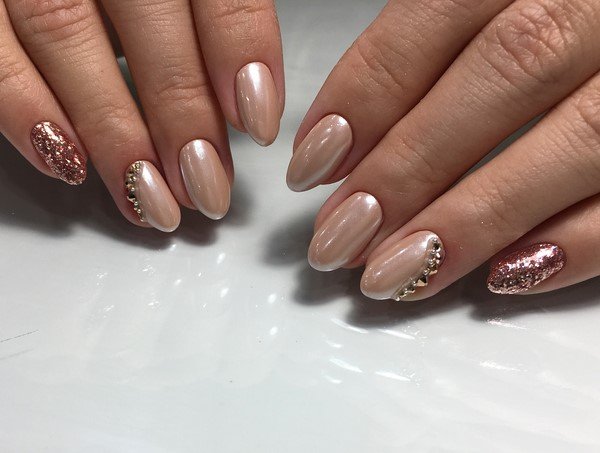 Модный маникюр с втиркой 2026 – новинки и тренды