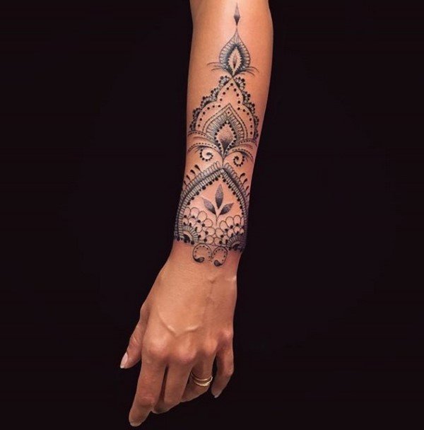 Креативные идеи тату 2026 для девушек – модные тренды на фото