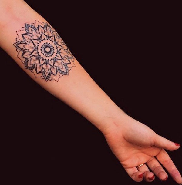 Креативные идеи тату 2026 для девушек – модные тренды на фото