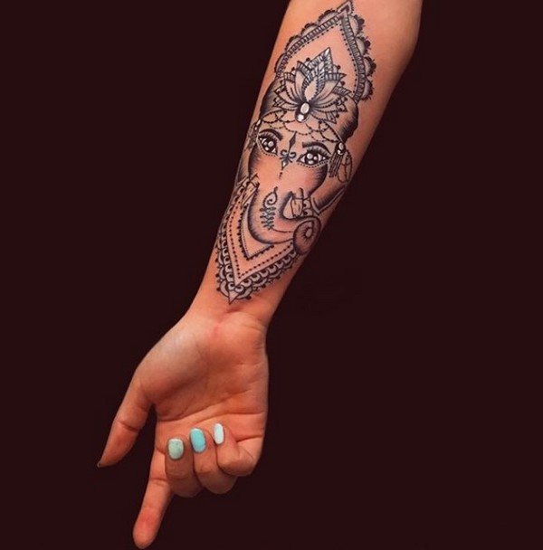 Креативные идеи тату 2026 для девушек – модные тренды на фото