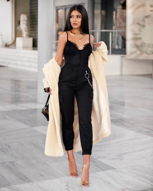 Total black look 2026 в разных стилях: лучшие образы в черном цвете