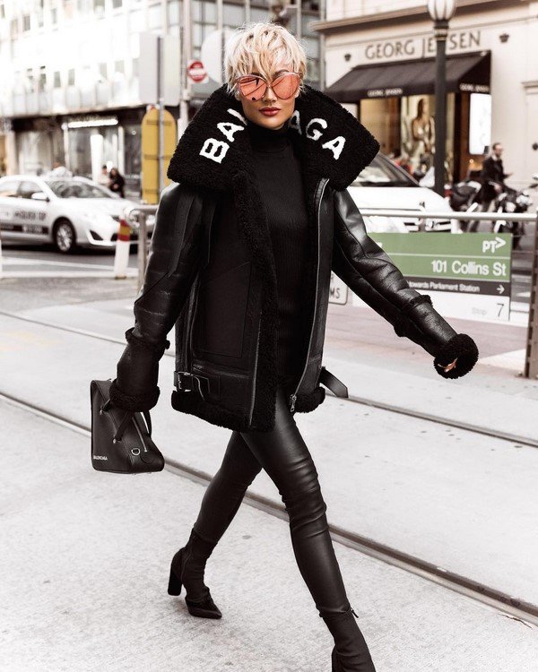 Total black look 2026 в разных стилях: лучшие образы в черном цвете