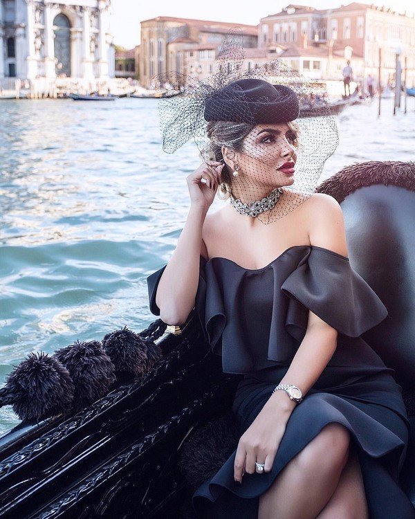 Total black look 2026 в разных стилях: лучшие образы в черном цвете