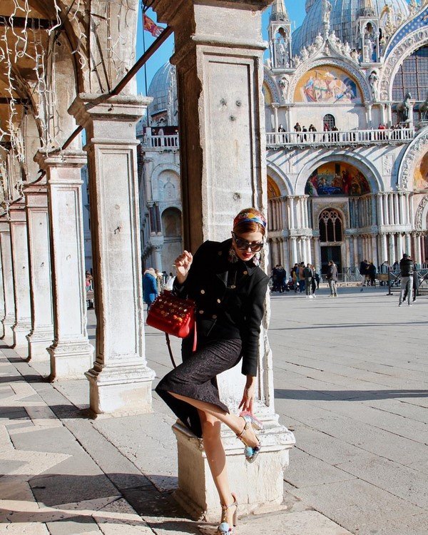 Total black look 2026 в разных стилях: лучшие образы в черном цвете