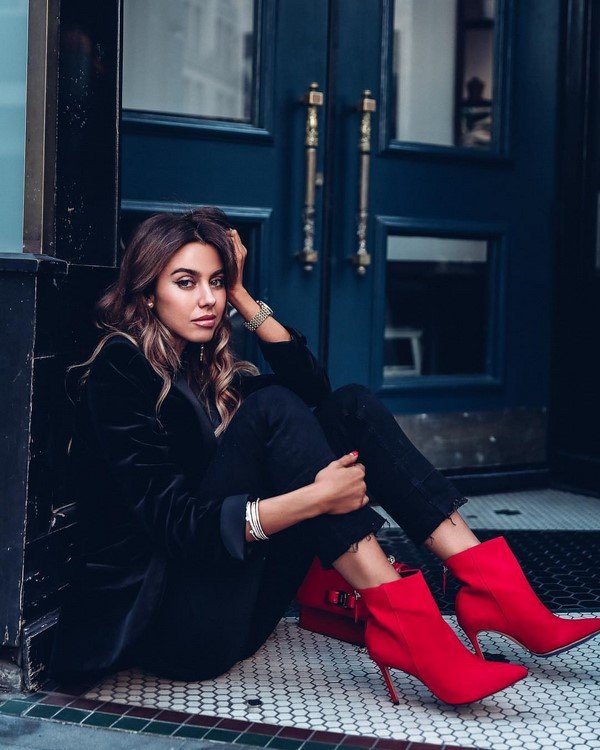 Total black look 2026 в разных стилях: лучшие образы в черном цвете