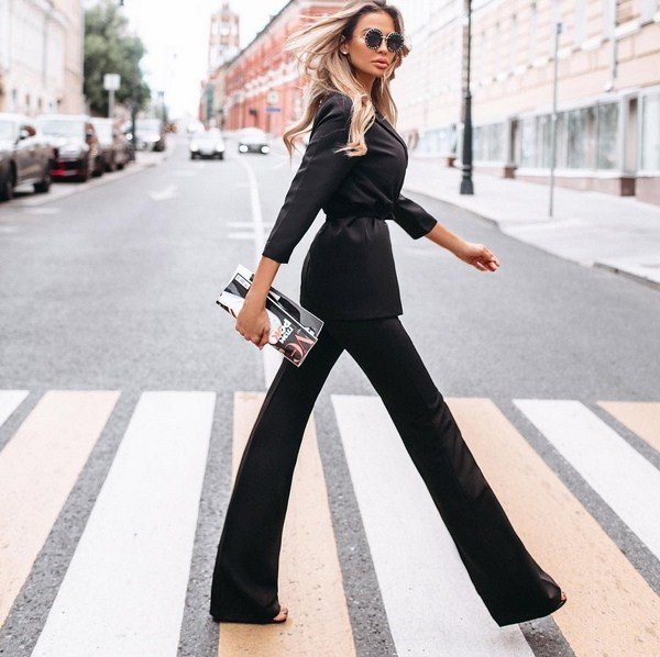 Total black look 2026 в разных стилях: лучшие образы в черном цвете