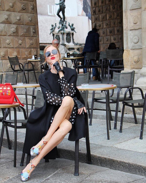 Total black look 2026 в разных стилях: лучшие образы в черном цвете