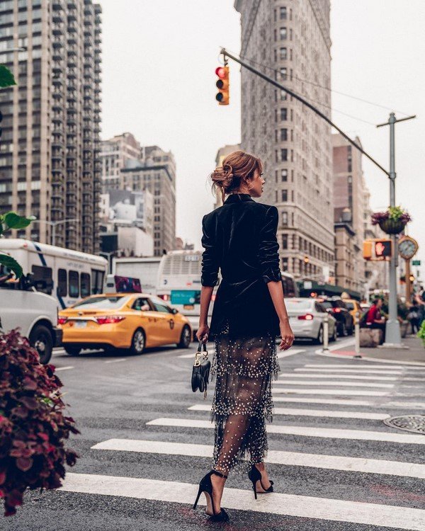 Total black look 2026 в разных стилях: лучшие образы в черном цвете