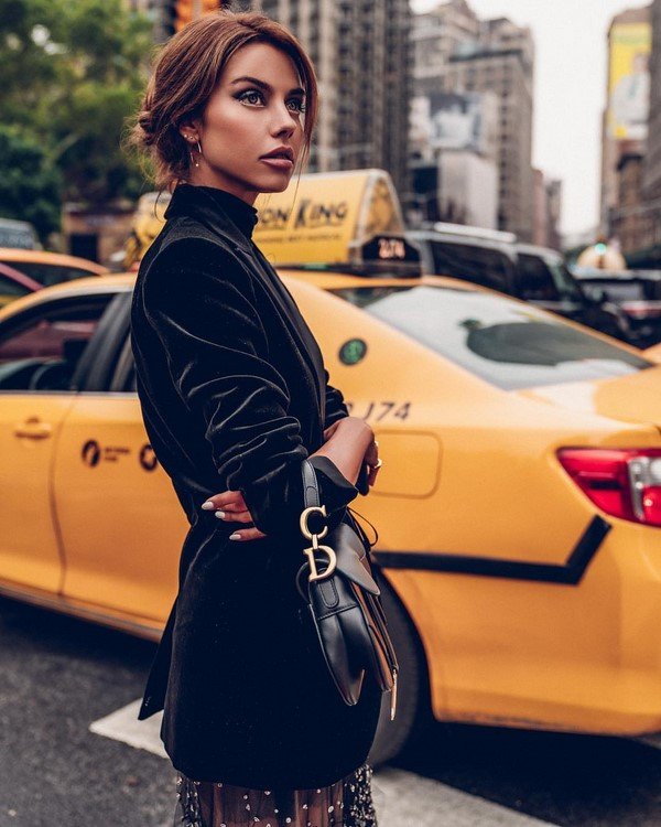 Total black look 2026 в разных стилях: лучшие образы в черном цвете