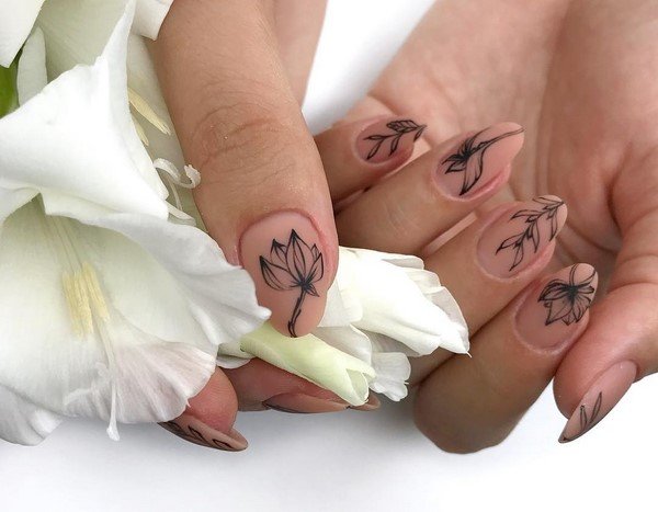 «50 оттенков бежевого…» — новые тренды бежевого маникюра 2026 на любой вкус