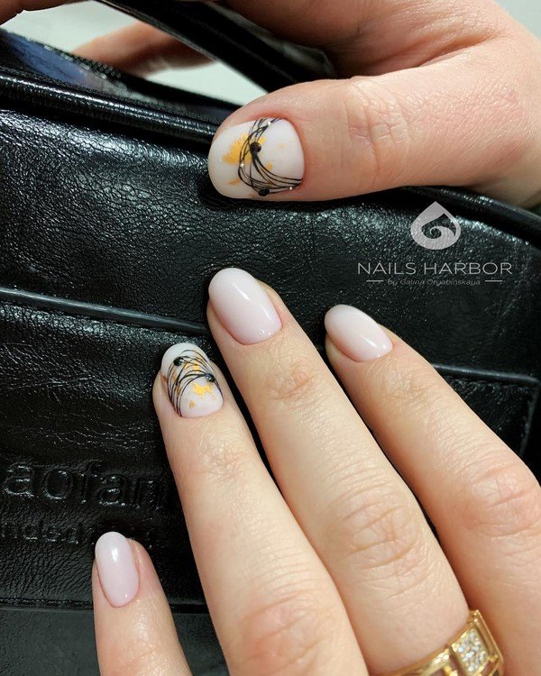 «50 оттенков бежевого…» — новые тренды бежевого маникюра 2026 на любой вкус