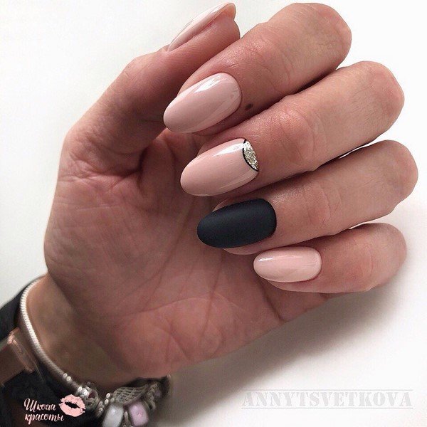 «50 оттенков бежевого…» — новые тренды бежевого маникюра 2026 на любой вкус