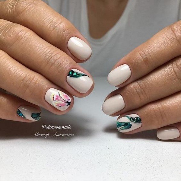 «50 оттенков бежевого…» — новые тренды бежевого маникюра 2026 на любой вкус