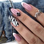 Актуальный черный маникюр 2026 – 10 тенденций в новом сезоне