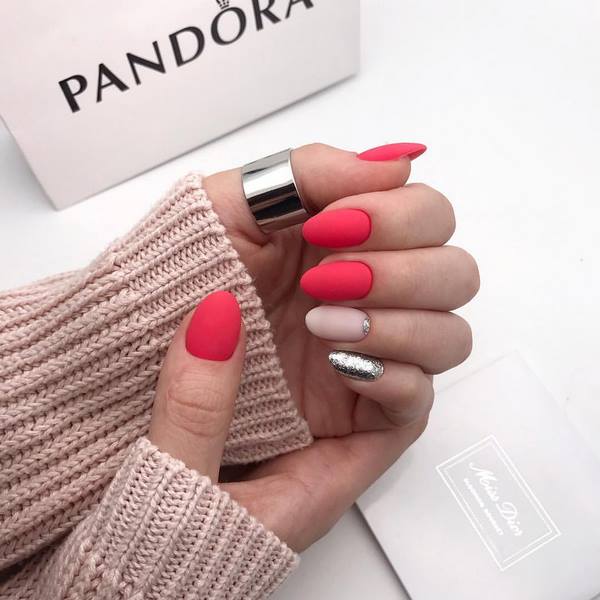 Пленительный лунный маникюр 2026: маникюр с лунками