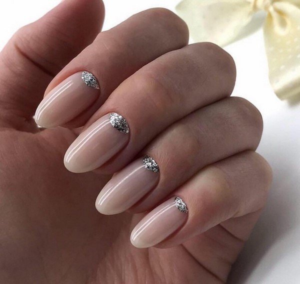 Пленительный лунный маникюр 2026: маникюр с лунками