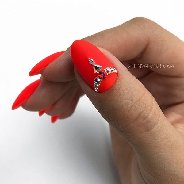 Пленительный лунный маникюр 2026: маникюр с лунками