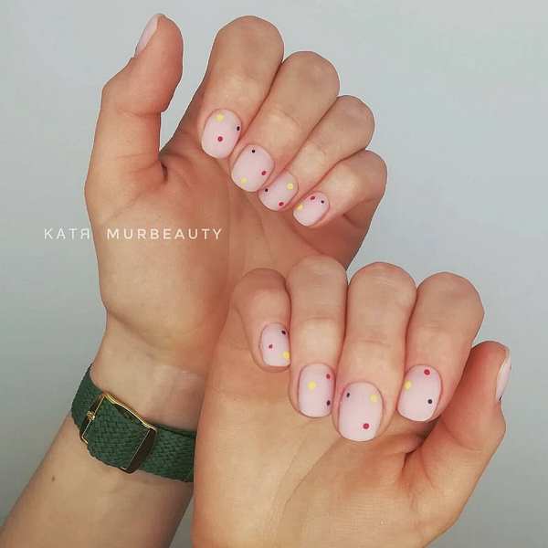 Модные идеи нейтрального маникюра 2026: последние новинки и топовые образы