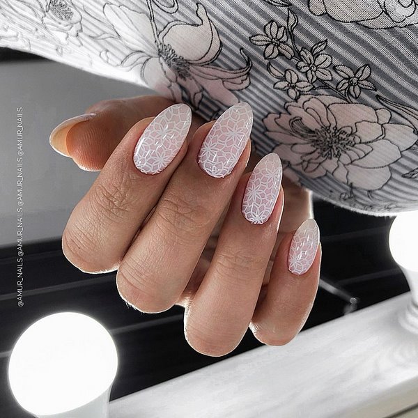 Модные идеи нейтрального маникюра 2026: последние новинки и топовые образы