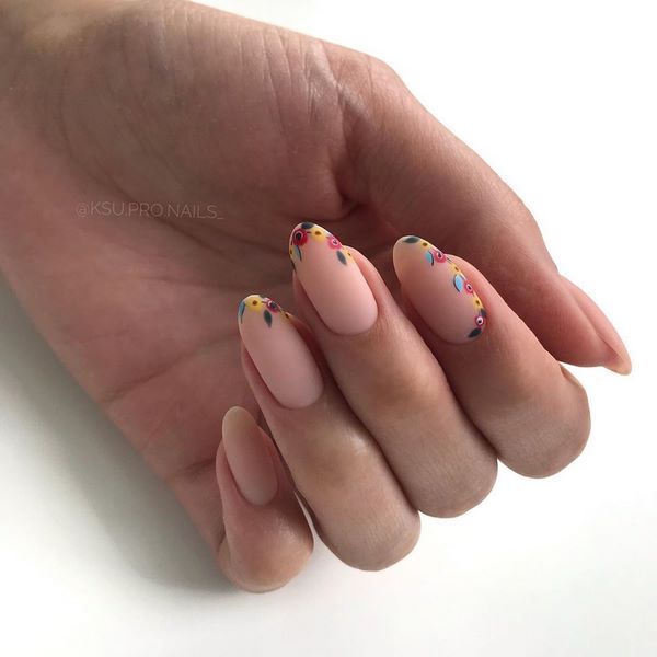 Модные идеи нейтрального маникюра 2026: последние новинки и топовые образы