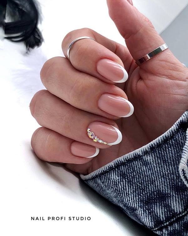 Новинки французского маникюра 2026 – идеи френча на фото