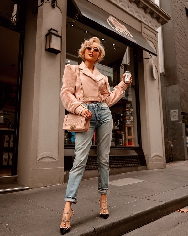 Тренды на женские кожаные куртки 2026: фото-новинки