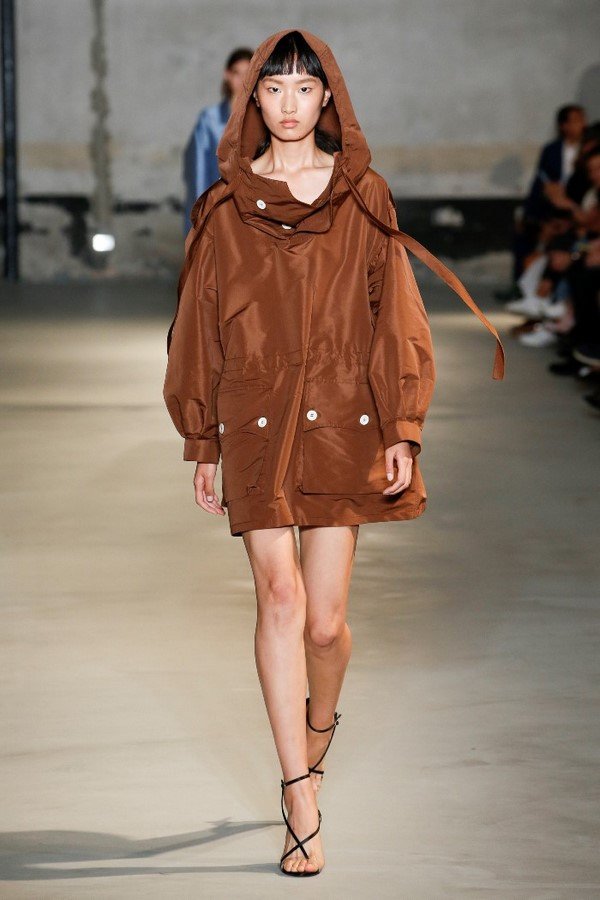 Модные куртки-парки 2026 — тренды и модели