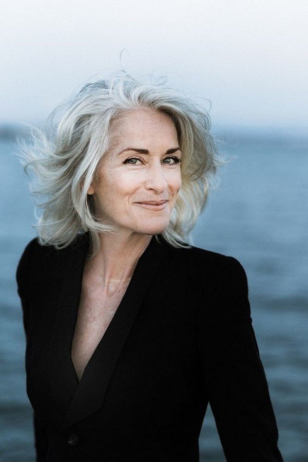 Элегантные стрижки 2026 для женщин 40, 50 и 60 лет: свежие образы с омолаживающими стрижками