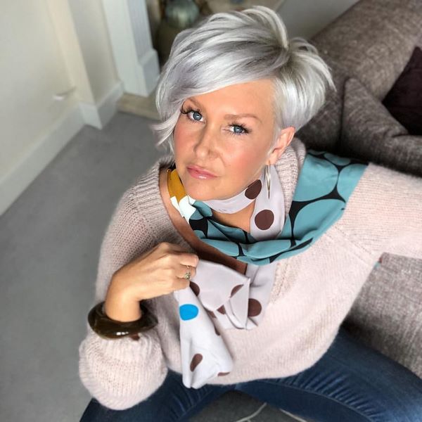 Элегантные стрижки 2026 для женщин 40, 50 и 60 лет: свежие образы с омолаживающими стрижками