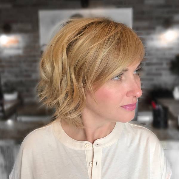 Элегантные стрижки 2026 для женщин 40, 50 и 60 лет: свежие образы с омолаживающими стрижками