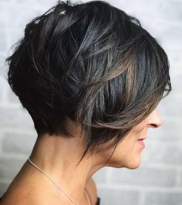 Элегантные стрижки 2026 для женщин 40, 50 и 60 лет: свежие образы с омолаживающими стрижками