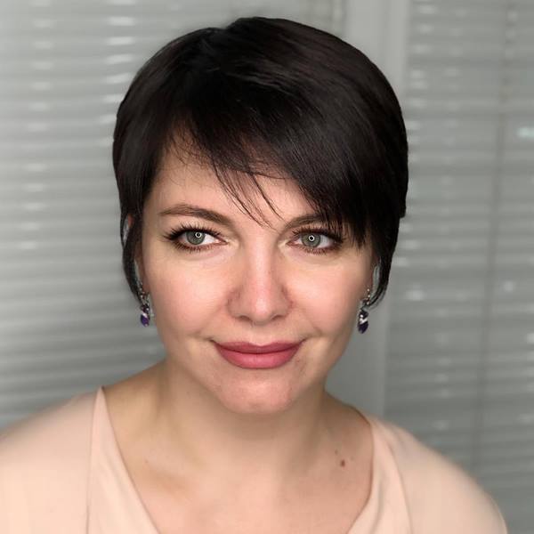 Элегантные стрижки 2026 для женщин 40, 50 и 60 лет: свежие образы с омолаживающими стрижками