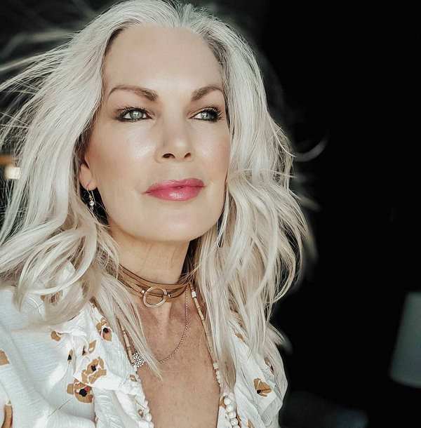 Элегантные стрижки 2026 для женщин 40, 50 и 60 лет: свежие образы с омолаживающими стрижками