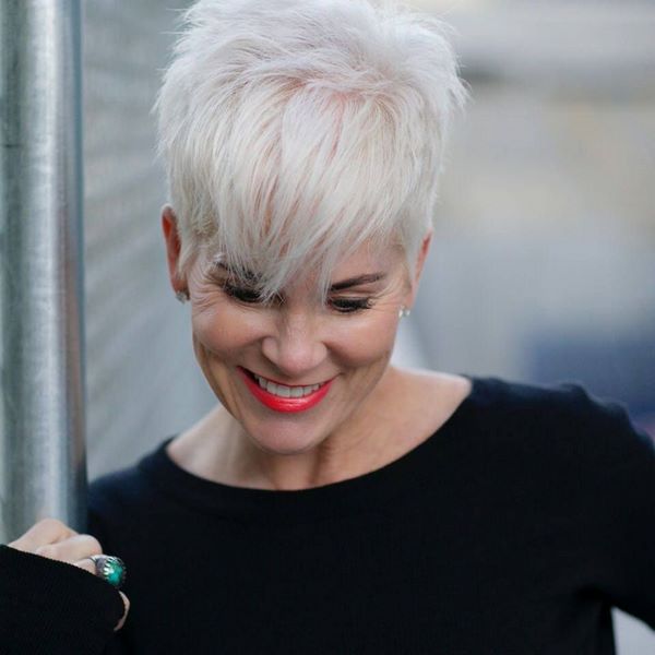 Элегантные стрижки 2026 для женщин 40, 50 и 60 лет: свежие образы с омолаживающими стрижками