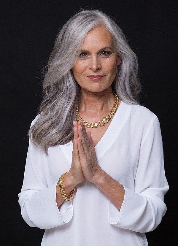 Элегантные стрижки 2026 для женщин 40, 50 и 60 лет: свежие образы с омолаживающими стрижками