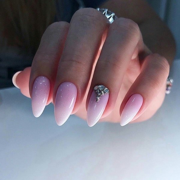 Нежный маникюр 2026 – идеи и новинки на фото