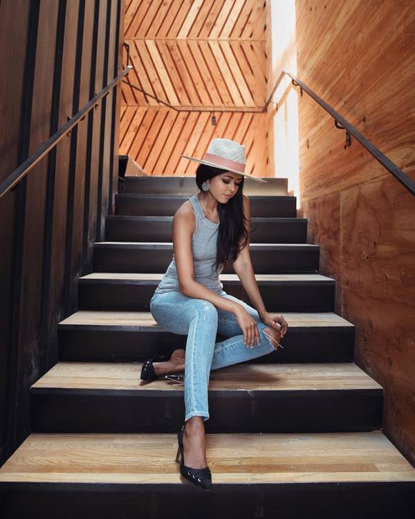 Новинки модных женских джинсов 2026: лучшие модели и фасоны