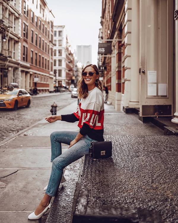 Новинки модных женских джинсов 2026: лучшие модели и фасоны