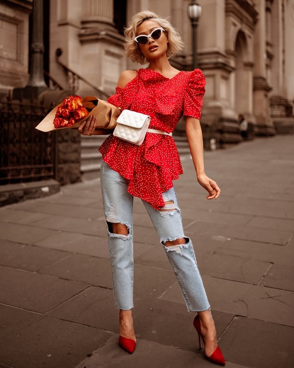 Новинки модных женских джинсов 2026: лучшие модели и фасоны