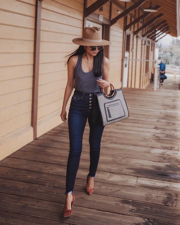 Новинки модных женских джинсов 2026: лучшие модели и фасоны