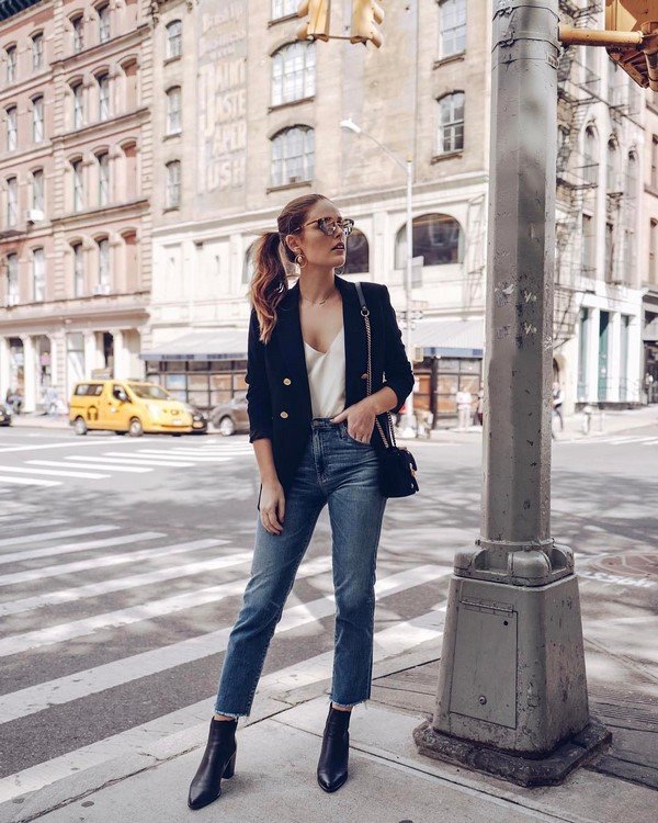 Новинки модных женских джинсов 2026: лучшие модели и фасоны