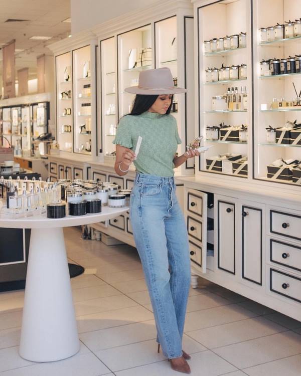 Новинки модных женских джинсов 2026: лучшие модели и фасоны