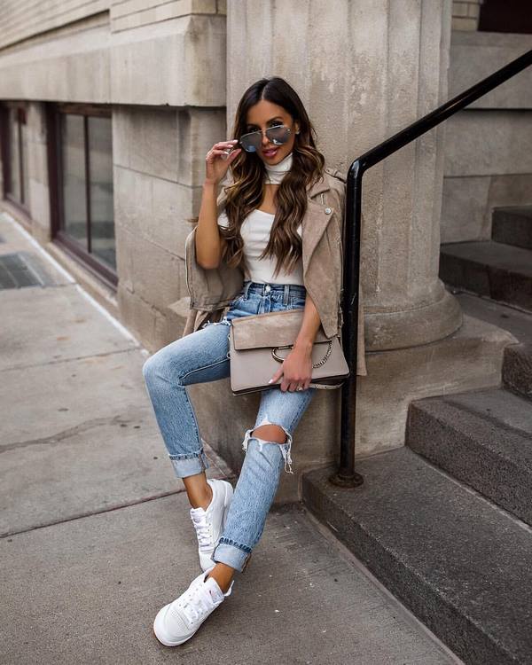 Новинки модных женских джинсов 2026: лучшие модели и фасоны