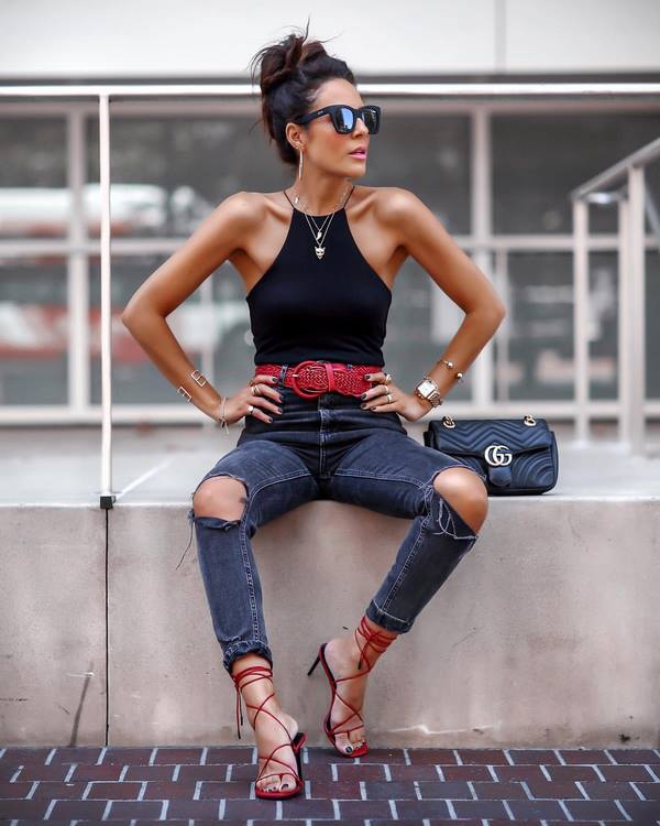 Новинки модных женских джинсов 2026: лучшие модели и фасоны