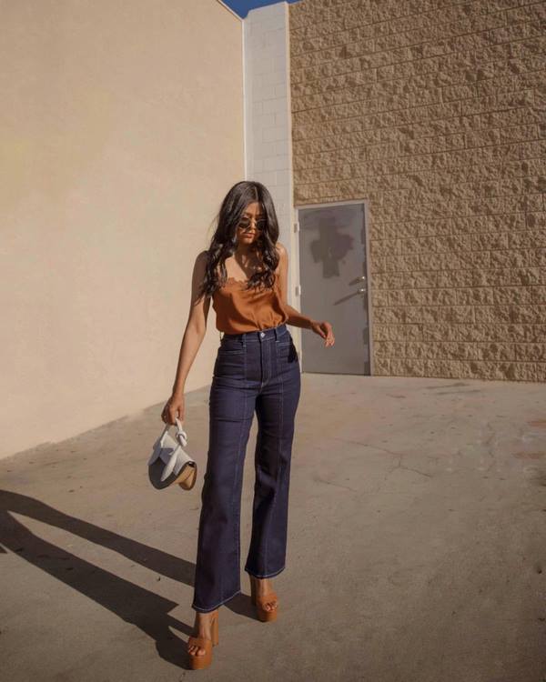 Новинки модных женских джинсов 2026: лучшие модели и фасоны