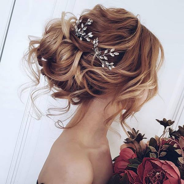 Вдохновляющие прически на вечер: последние тенденции и тренды 2026