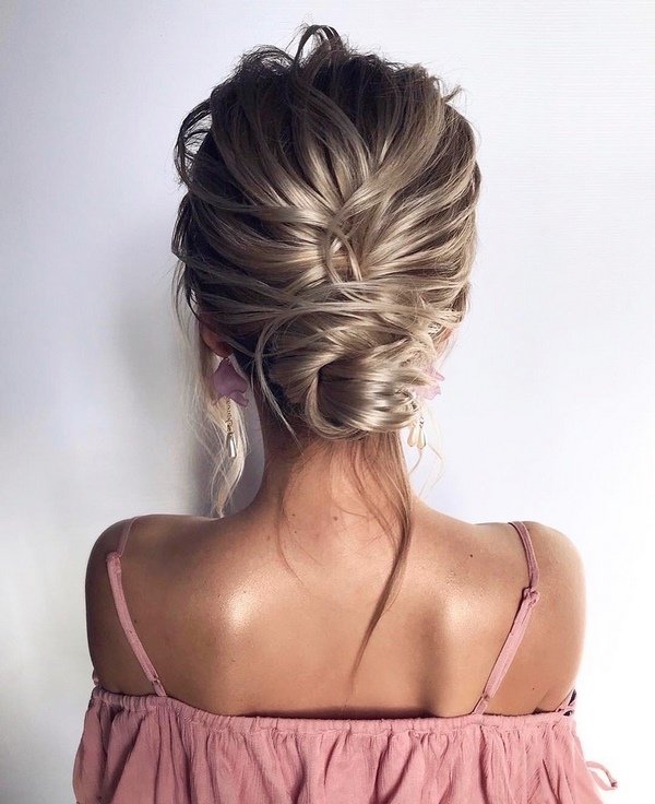 Вдохновляющие прически на вечер: последние тенденции и тренды 2026